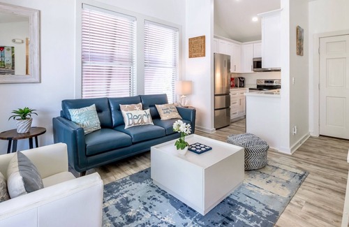 Downtown Condo | *SOUL OF DUVAL @ DUVAL* Modern/Centrally Located + LAST KEY SERVICES.