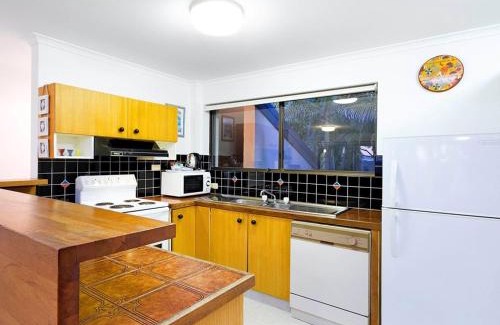 Noosa Heads House | Soundhaven 4 Noosa Parade Value