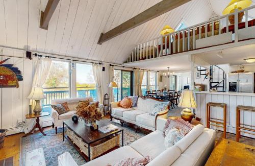 Oak Bluffs House | Soundmeadow House