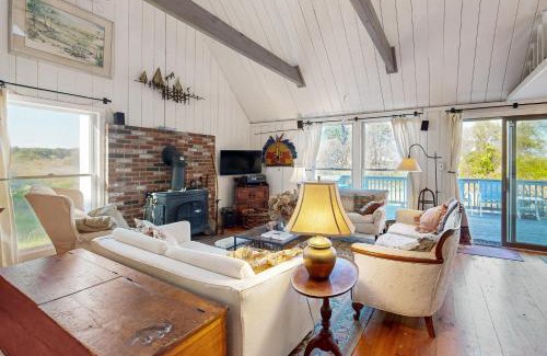Oak Bluffs House | Soundmeadow House