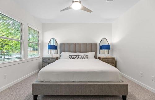 South Manchaca House | South Austin Home with a Pool