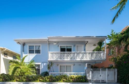 Flamingo/Lummus Apartment | South Beach Steps to Ocean Drive with Free Parking