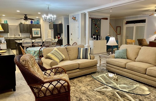 Milford House | SOUTH BOWERS ISLAND -' DIRECT BEACHFRONT' -
