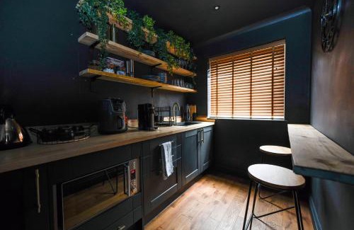 Felpham Apartment | South coast boudoir