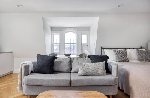 Columbus Apartment | South End Studio near T, Shops + Dining