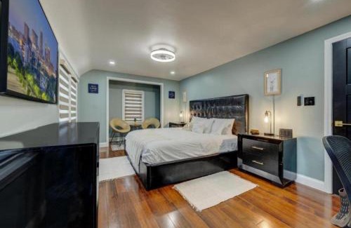 South Euclid House | South Euclid Home 10 Minutes to Cleveland Clinic