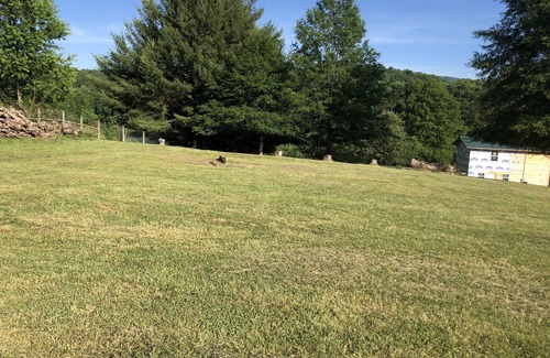 Abingdon RV Rental | South Holston LAKE FRONT area for camping, has water from hose only. No hookups.