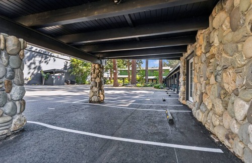 Lakeside Park Apartment | South Lake Chalet #4-New Boutique Suite-Minutes to Heavenly & Lake Tahoe
