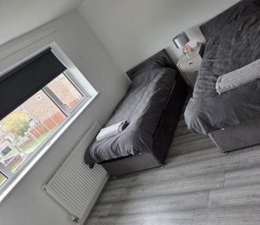 Halewood House | South Liverpool Cozy Home