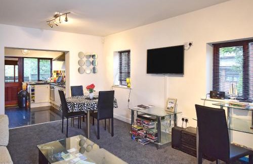 Standish House | South Lodge Cottage