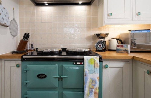 Belford Cottage | SOUTH LODGE, Warenford near Belford - sleeps 6 in 4 bedrooms