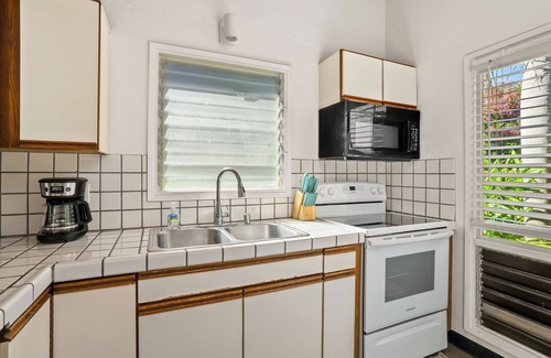 Poipu Cottage | South Shore Island Getaway at Poipu Crater 7