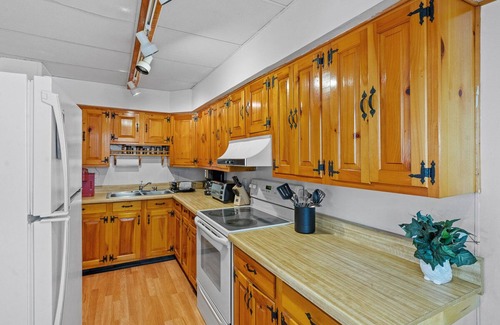 Northville House | South Shore Lake House Haven