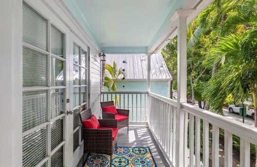 Bahama Village House | Southard Getaway by AvantStay w Covered Patio Great Location Shared Pool Week Long Stays