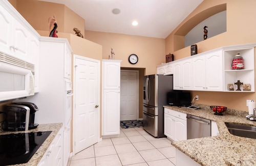 Marco Island House | Southend quite area - large pool, spa, kayaks, paddle-boards, bikes pretty dock