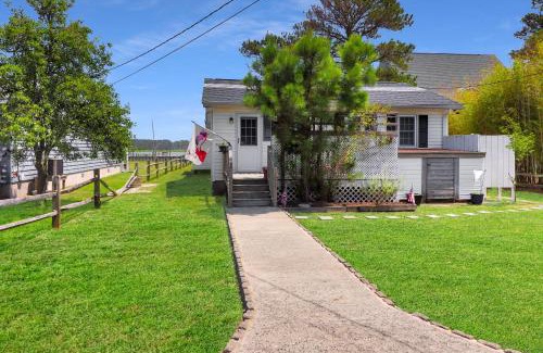 Piney Island House | Southern Exposure - Waterfront with boat dock!