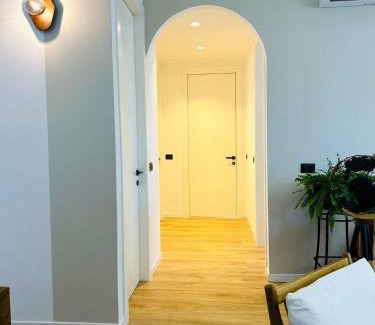 Forze Armate - Sella Nuova Apartment | Southern Milan M1 Red line metro 20 min to city center