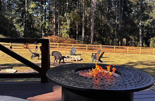 Stone Mountain Cabin | Southern Rustic cabin CLOSE to Stone Mountain Park