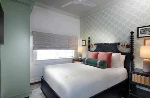 Uptown - Upper Duval Hotel | Southernmost Beach Resort, Avalon King, 3 Outdoor Pools & Beach access