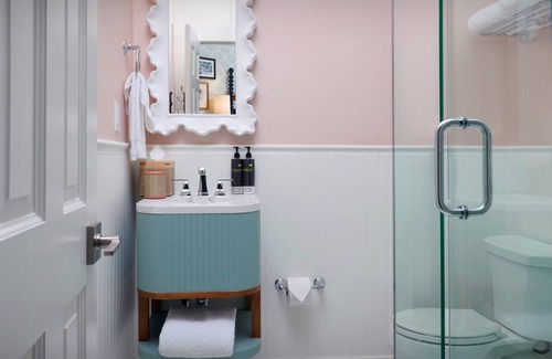 Uptown - Upper Duval Hotel | Southernmost Beach Resort, Avalon King, 3 Outdoor Pools & Beach access