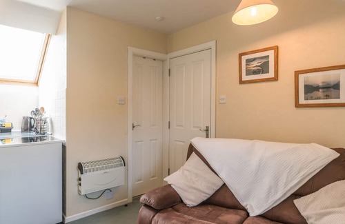 Farden Apartment | SOUTHVIEW, pet friendly, with a garden in Clee Hill
