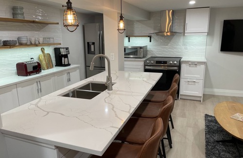 South End Apartment | Southy 1 Bdrm Lower South End Halifax walking distance to downtown/& Ocean