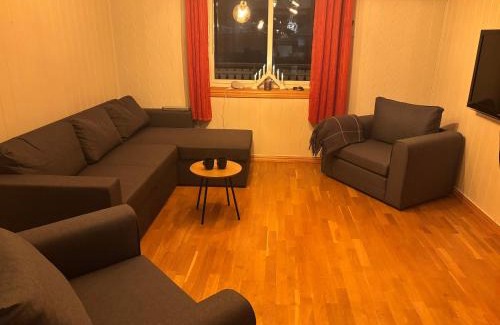 Harstad House | Sovesofa i stue, soveplasser til to