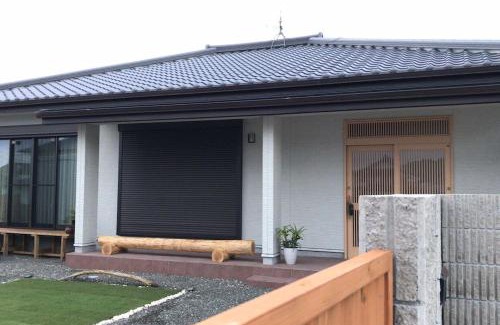 Kikugawa Apartment | SOZENSYA 駅、高速インターに近い新築日本家屋です。庭が広く、BBQも楽しめます。