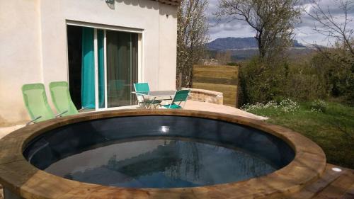 Meyreuil House | Spa Cabanon de Charme - Le Garagaï