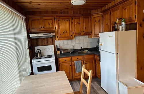 Val Morin Ski Chalet | Spa chalet located on the private lake close to ski resort with hot tub