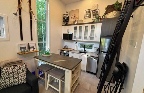 Adstock House | Spa - Chalet Sur Les Sentiers du Pic-Bois