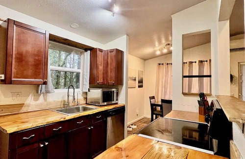 Sudden Valley House | SPA ESCAPE IN THE VALLEY!