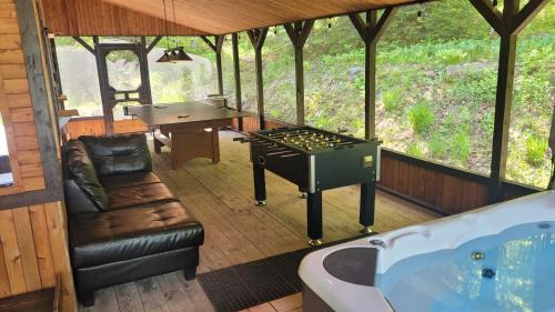 Saint-Hermenegilde Ski Chalet | Spa Nature Estrie