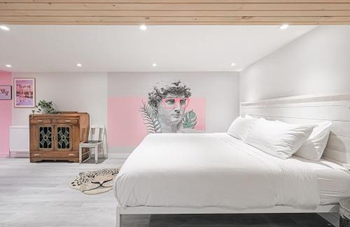 Parkdale Apartment | Spa Oasis in Toronto's Heart-Free Parking! and Pet Friendly