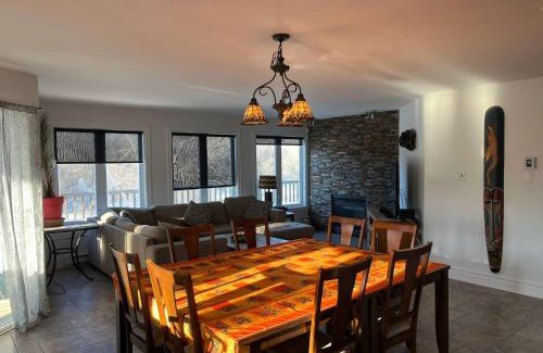 Prevost Ski Chalet | Spa & River - Berges de la Riviere-du-Nord 20