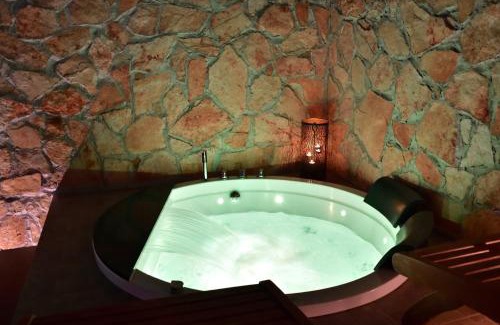 Rosolini House | SPA ROOM SICILIA - Intera casa con spa privata Jacuzzi Sauna Bagno di Vapore ad uso illimitato