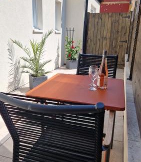 Calais Frethun Apartment | SPA & SAUNA lin pour l'autre