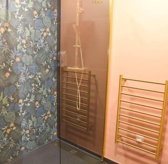Calais Frethun Apartment | SPA & SAUNA lin pour l'autre