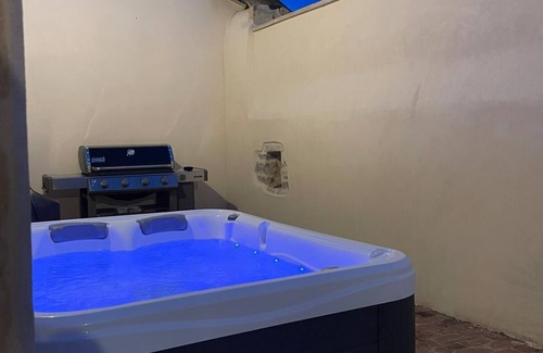 Bayeux House | Spa workshop