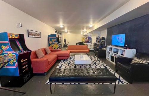 Severn Apartment | Space To Chill & Work in the Center of Everything