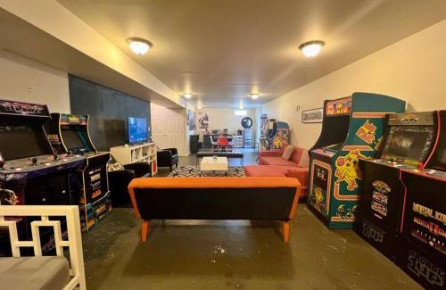 Severn Apartment | Space To Chill & Work in the Center of Everything