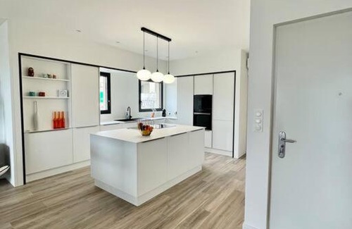 Propriano Apartment | Spacieux appart- 6PERS- VUE MER- 2 min de la plage