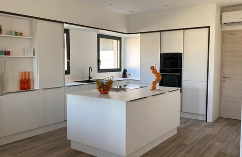 Propriano Apartment | Spacieux appart- 6PERS- VUE MER- 2 min de la plage