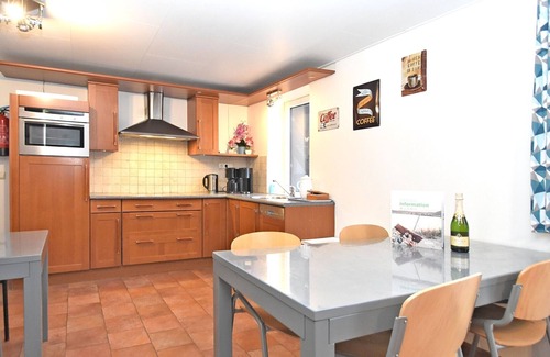 Ober-Waroldern Apartment | Spacious Apartment in Ober-Waroldern with Sauna