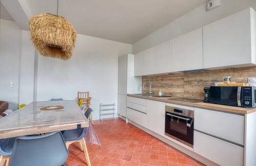 Saint-Germain-la-Poterie House | Spacious house for 8 people with garden