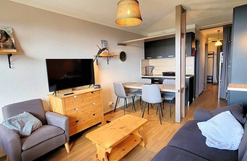 Saint-Michel-de-Chaillol Apartment | Spacious Studio for 4/6 - Ski, Hikes, South Balcony, Pet-Friendly