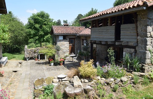 Saint-Pardoux-la-Riviere Cottage | Spacious Cottage With Lovely Views And Garden/woodland, Privately Situated