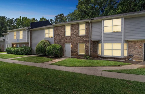 Ellenwood Apartment | Spacious 1 Bed 1.5 Bath Towmhome I Ellenwood