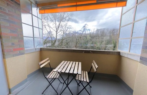 Ansermet Apartment | Spacious 1-Bedroom Apartment w/River Views & Balcony - Jonction District