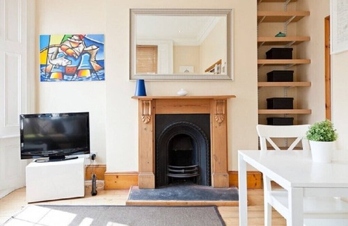 Camden Town Apartment | Spacious 1 bedroom Apt for 5 - Central, Free WIFI
